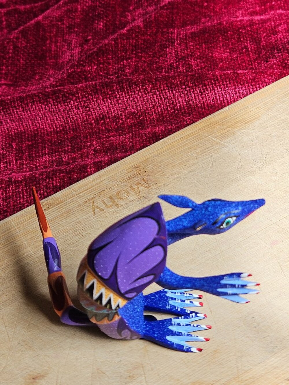 VINTAGE OAXACAN COPAL WOOD ARMADILLO CARVING BEAUTIUL! - Picture 4 of 5